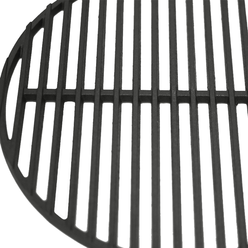 Чугунная решетка, диаметр 470 мм